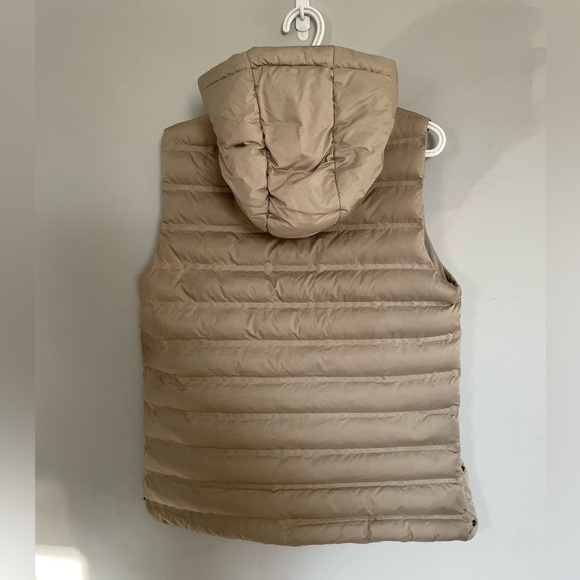 Zara Puffer Vest with hood - Picture 2 of 3